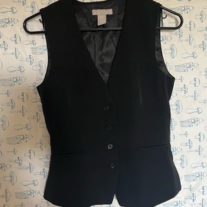 H&M black vest 🖤